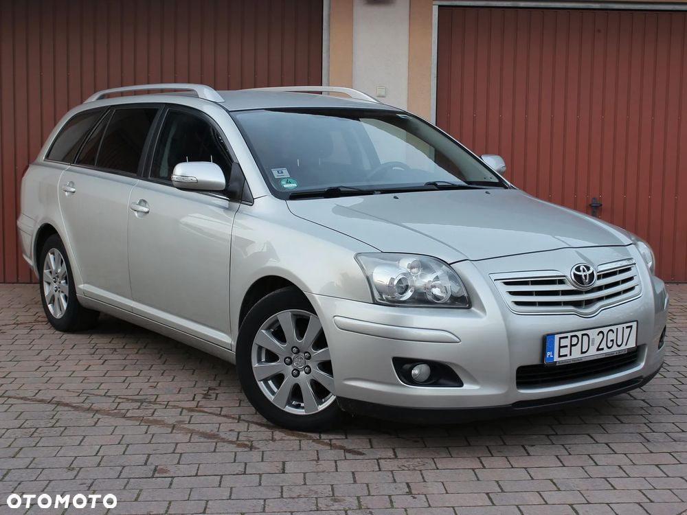 Toyota Avensis 1.8 VVT-i Sol Premium - 3
