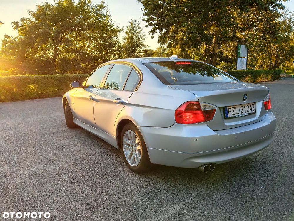 BMW Seria 3 320i - 3
