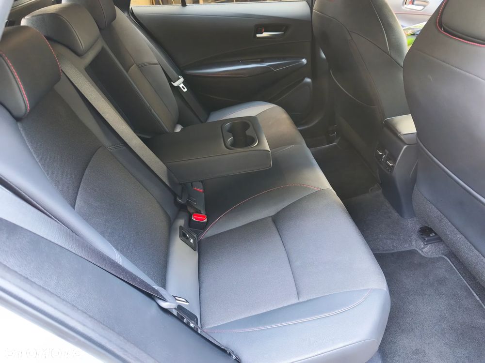 Toyota Corolla 2.0 Hybrid GR Sport Dynamic - 17
