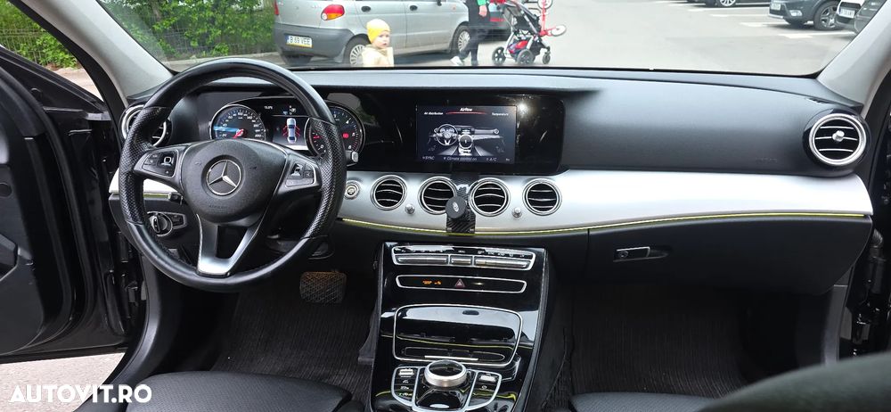 Mercedes-Benz E 200 d 9G-TRONIC AMG Line - 12