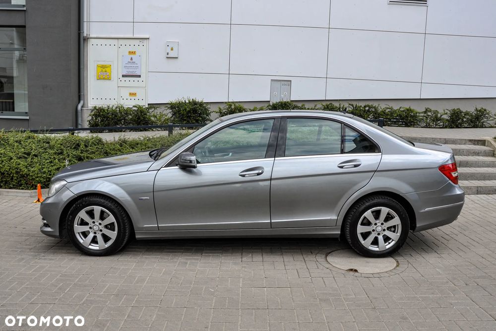 Mercedes-Benz Klasa C 350 BlueEff 4-Matic Elegance - 2
