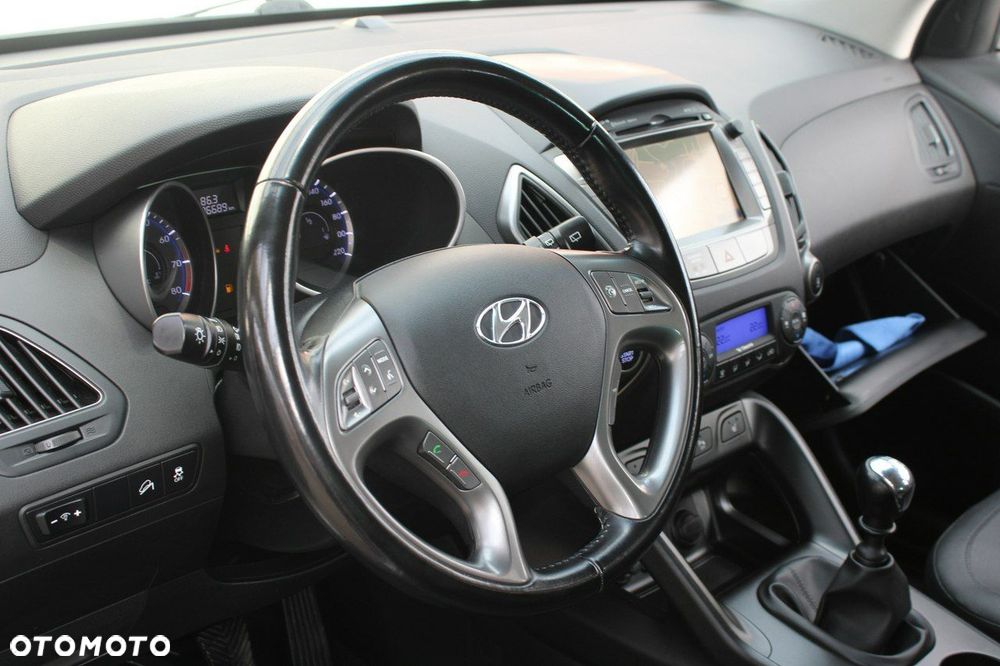 Hyundai ix35 1.6 2WD Fifa World Cup Edition - 24