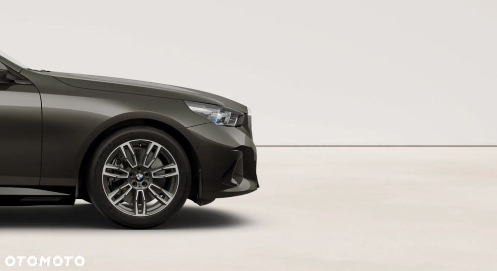 BMW Seria 5 550e xDrive PHEV M Sport - 5