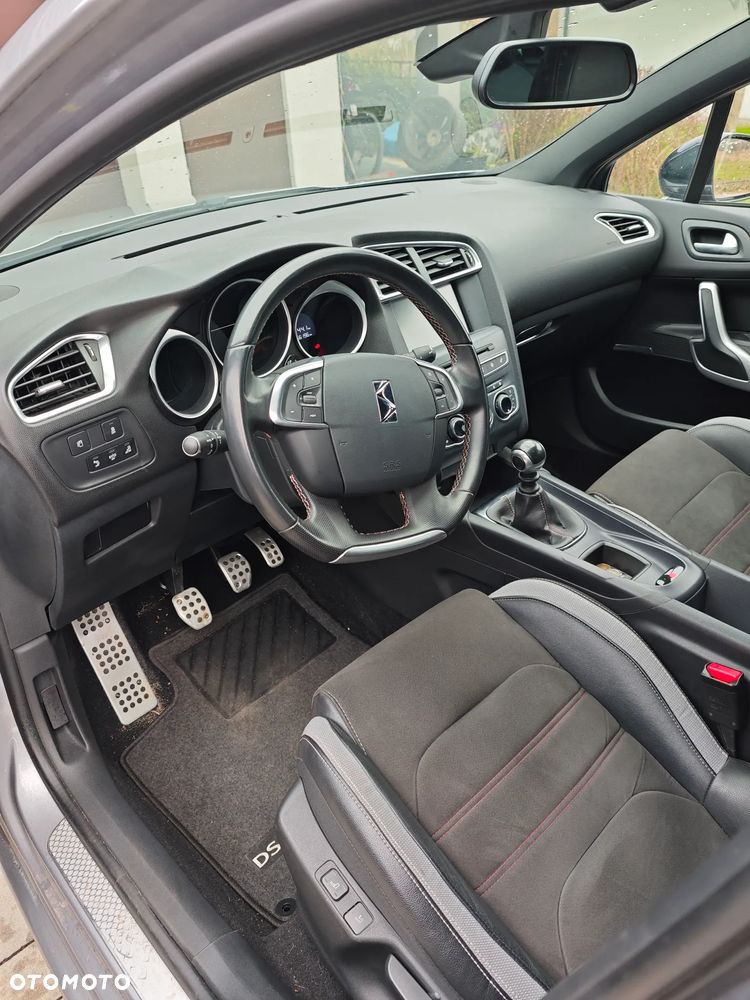 DS Automobiles DS 4 - 10