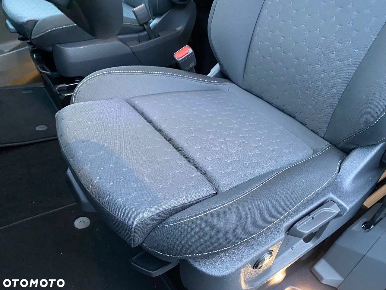 Ford Tourneo Custom 2.0 EcoBlue 320 L2 Titanium - 10