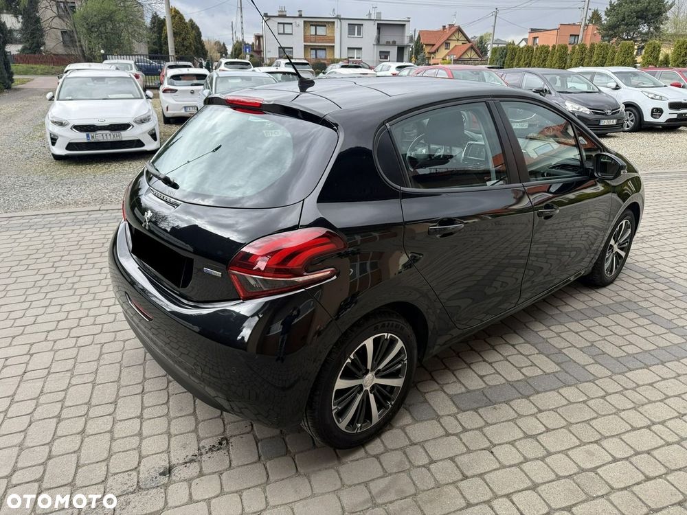 Peugeot 208 82 VTI Allure - 6