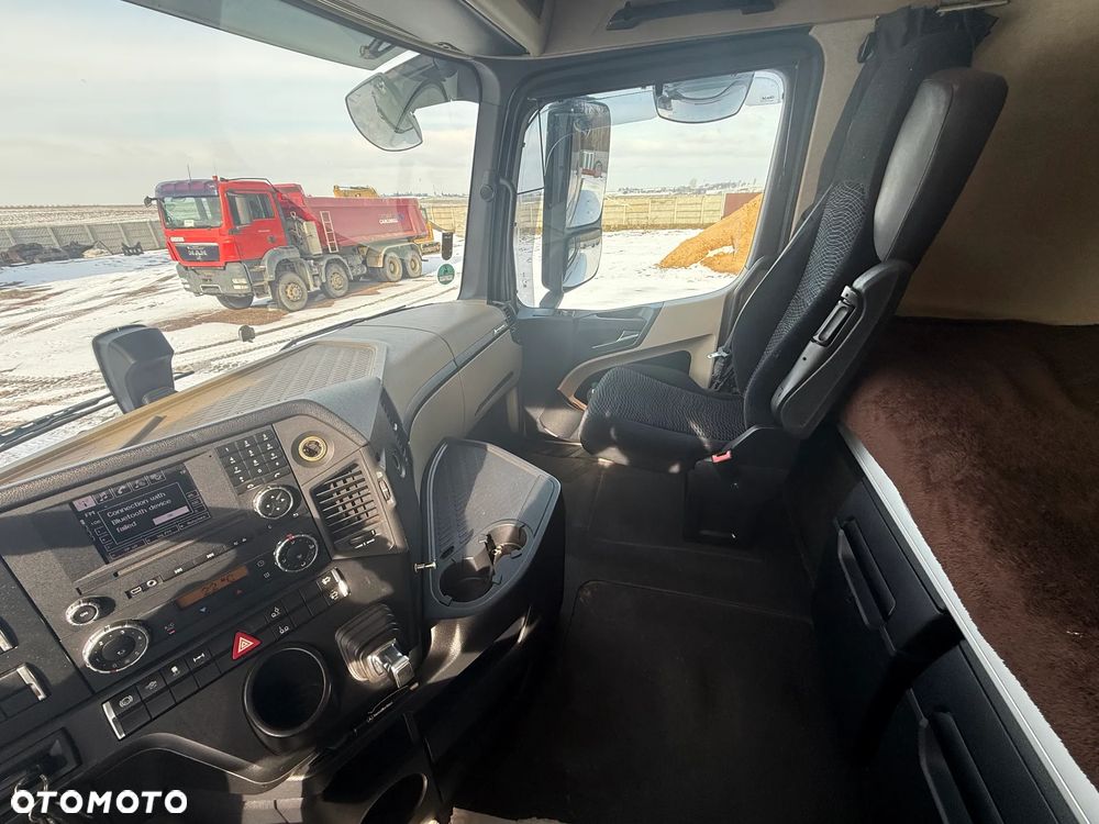 Mercedes-Benz Actros - 15
