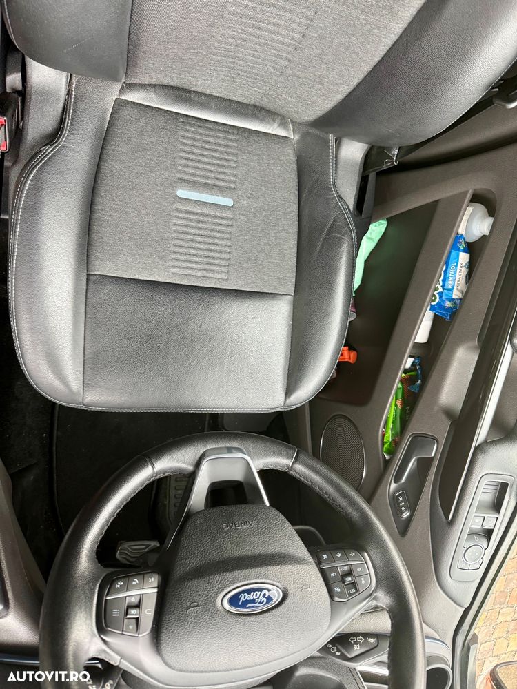 Ford Tourneo Custom - 18