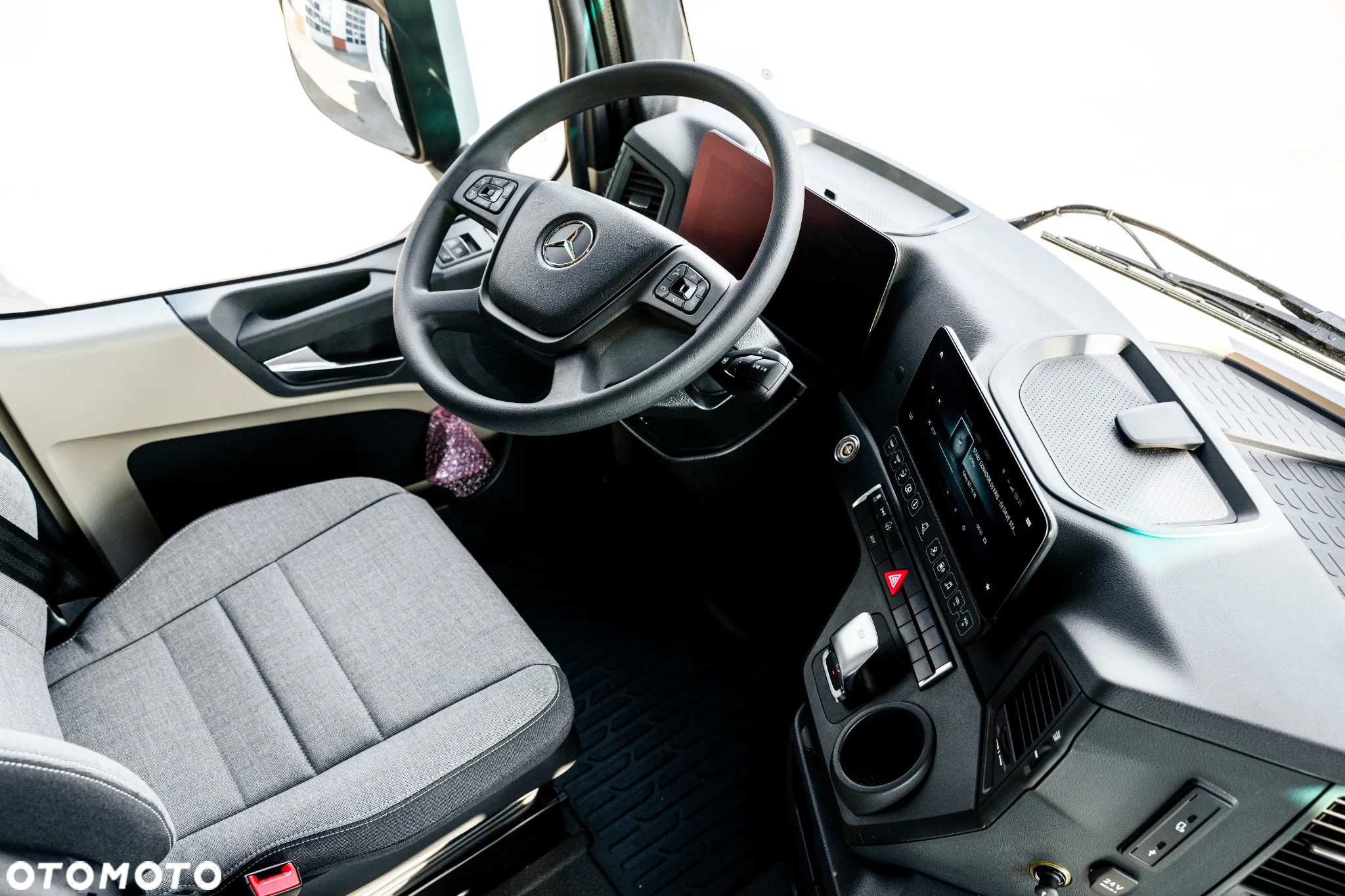 Mercedes-Benz Actros 1848 LS / ProCabin / GigaSpace / Klimatyzacja postojowa / 2025 - 13