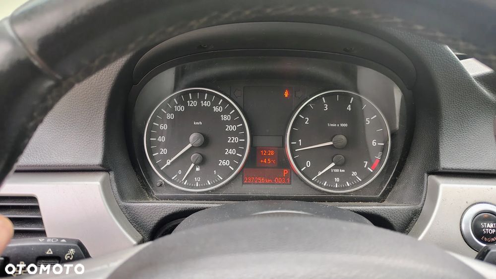 BMW Seria 3 320i - 17