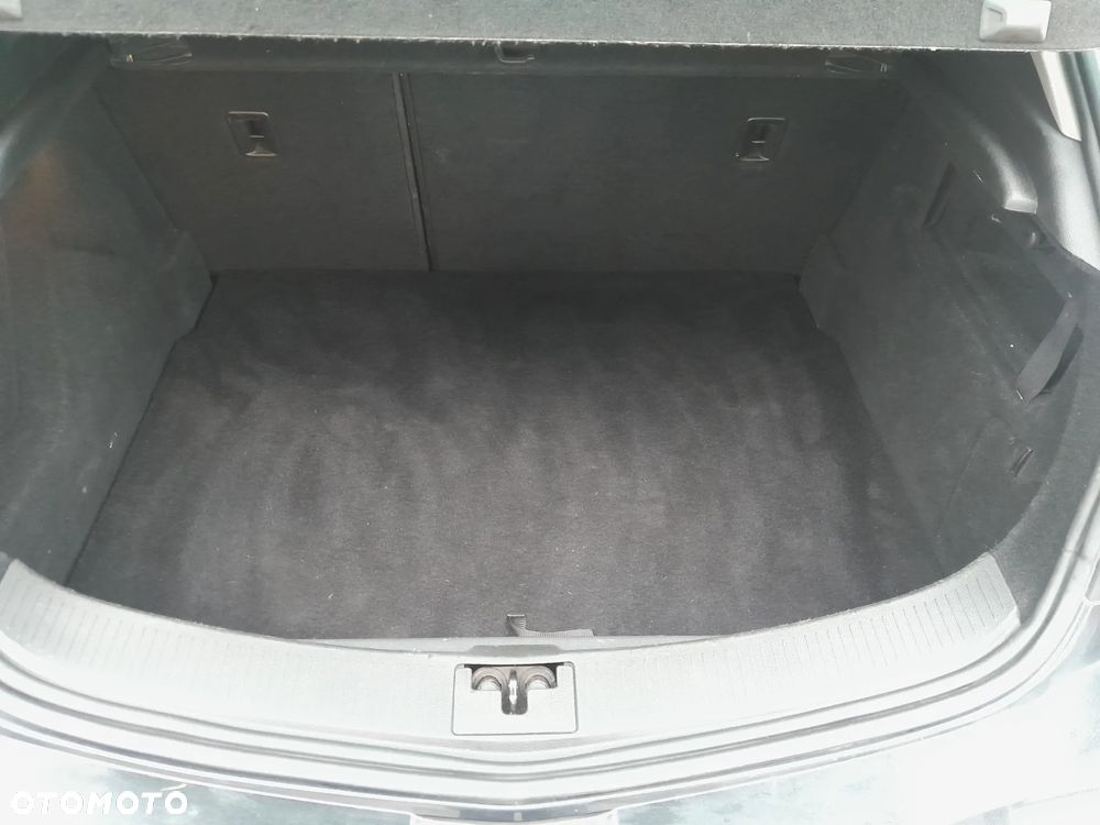 Opel Astra 1.6 Turbo Edition - 19