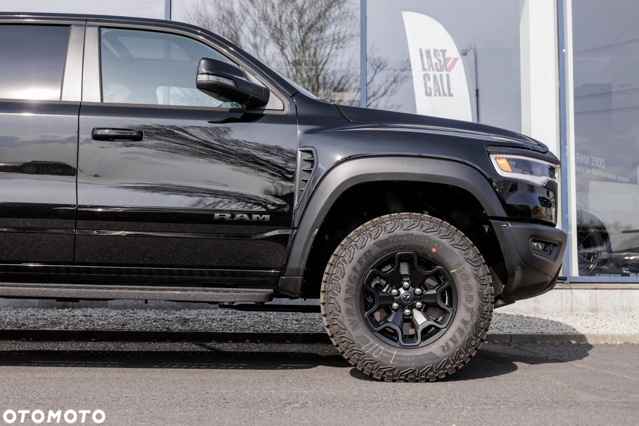RAM 1500 - 12
