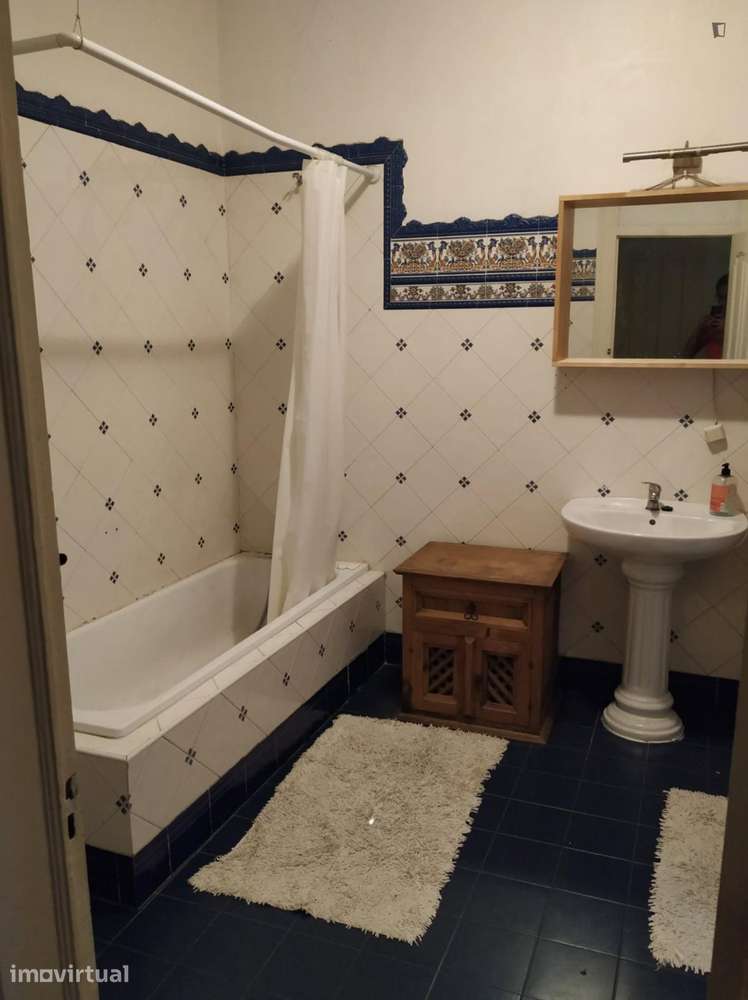 Cama - localizado em Penha de França Lisbon - Grande imagem: 3/7