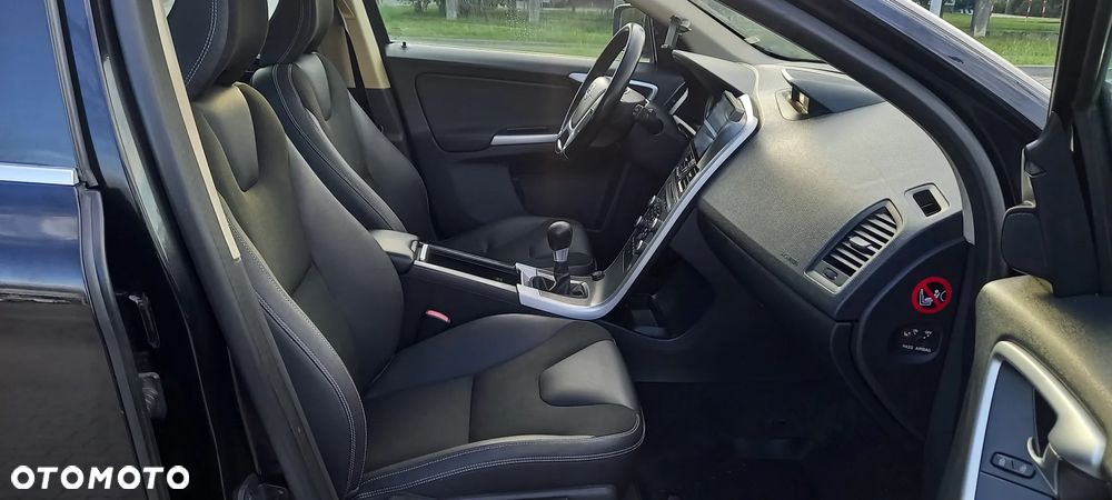 Volvo XC 60 2.4D Momentum - 32