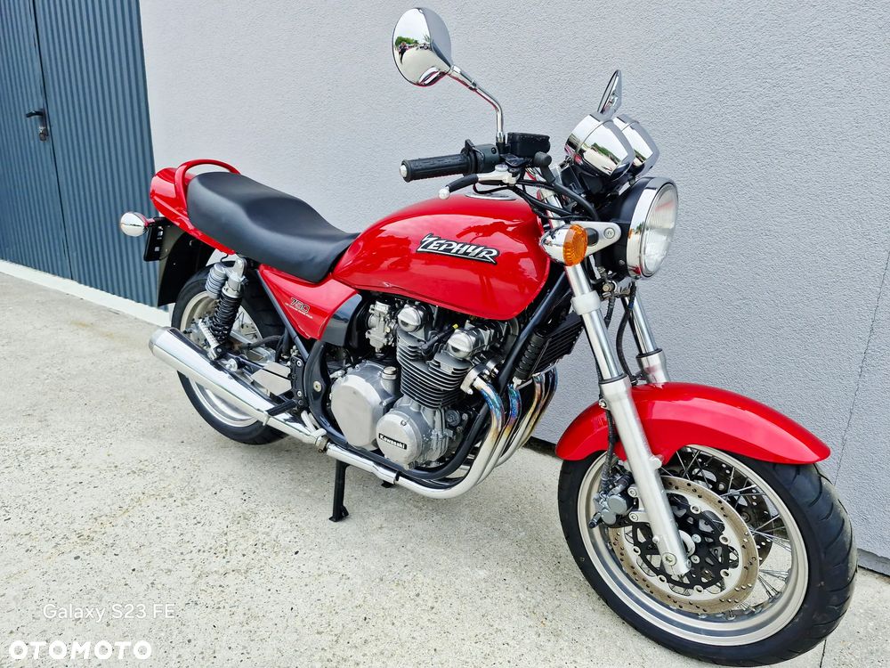 Kawasaki Zephyr - 1