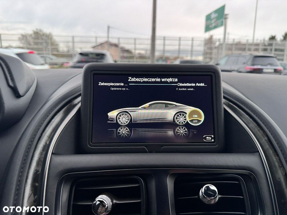 Aston Martin DB11 - 39