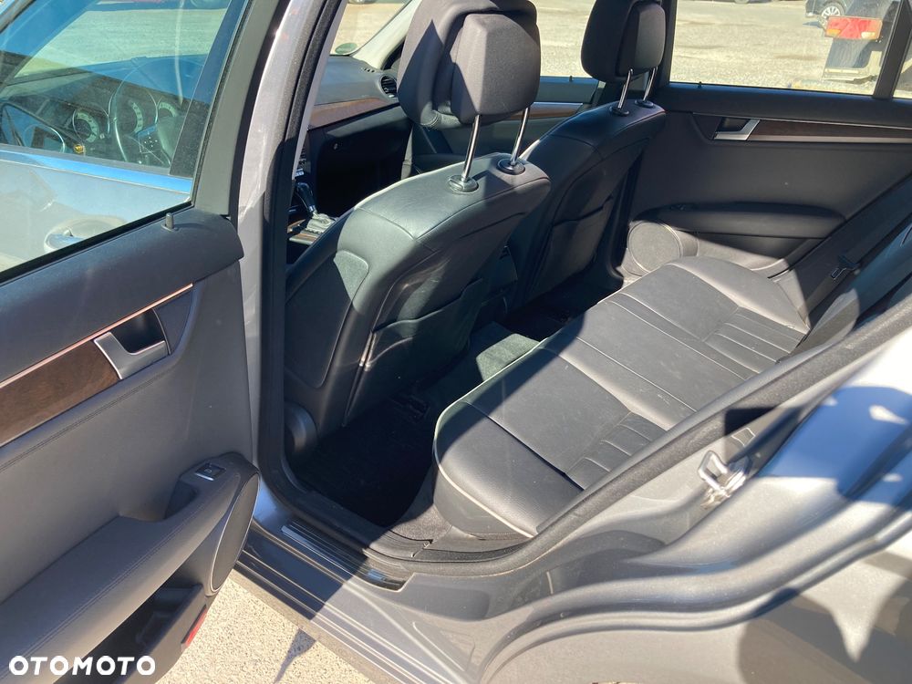 Mercedes-Benz Klasa C 220 CDI DPF Automatik BlueEFFICIENCY Elegance - 3