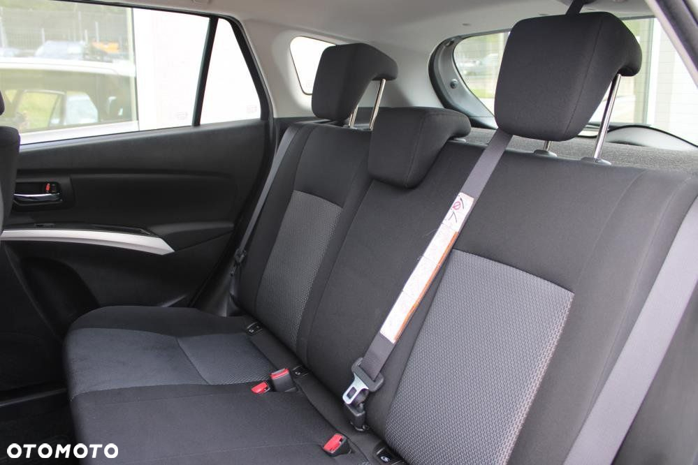 Suzuki SX4 S-Cross - 12