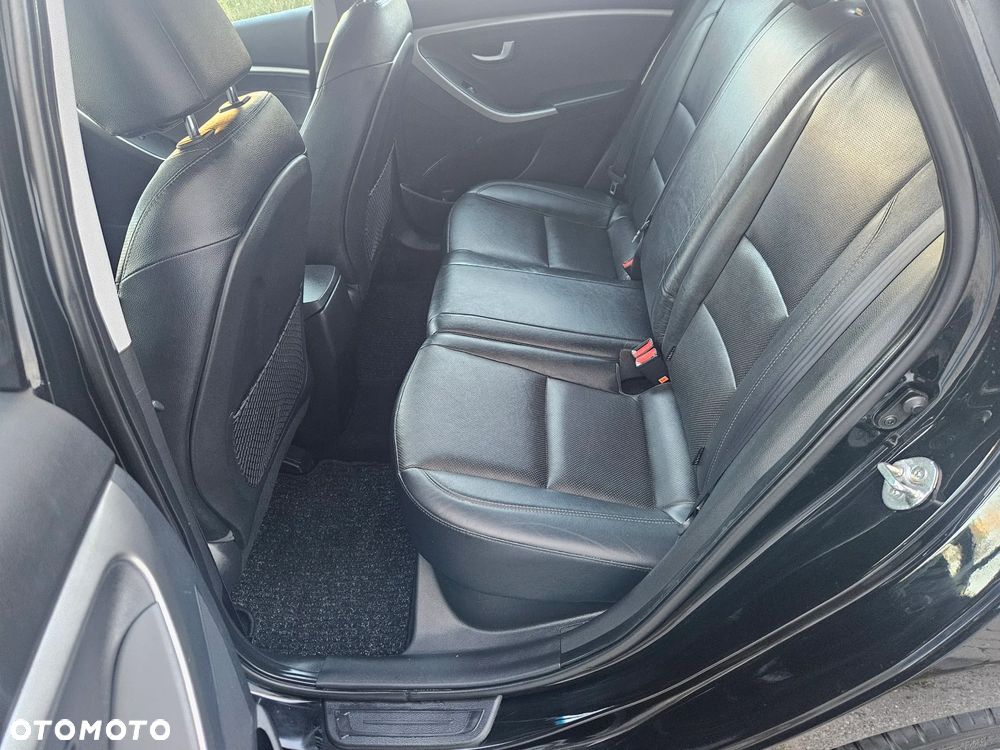 Hyundai i30 blue 1.6 GDI YES Gold - 12