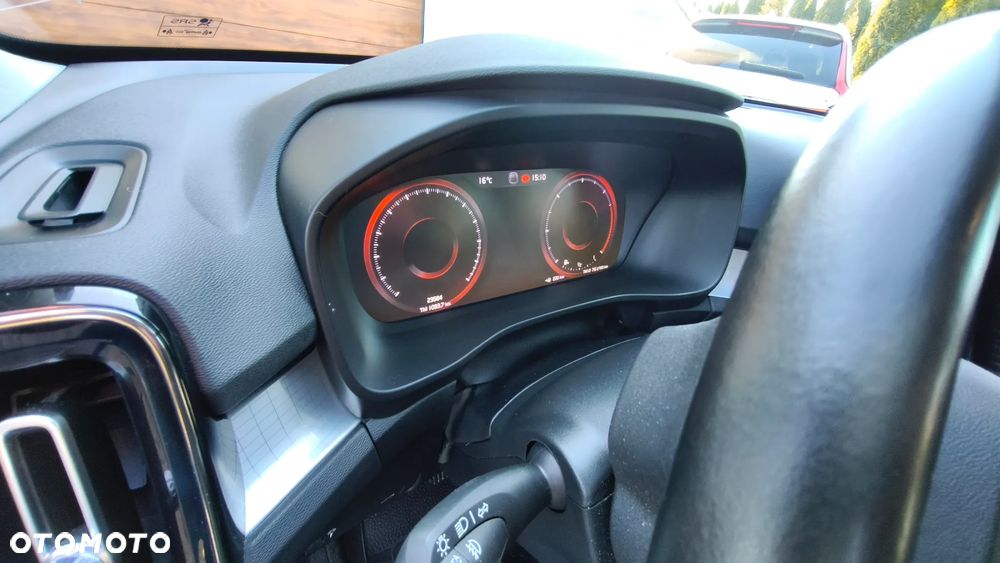 Volvo XC 40 D3 SCR AWD Momentum - 13