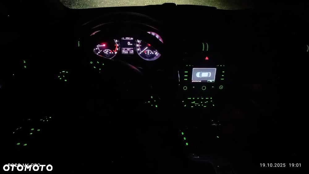 Skoda Superb 2.0 TDI Elegance - 28