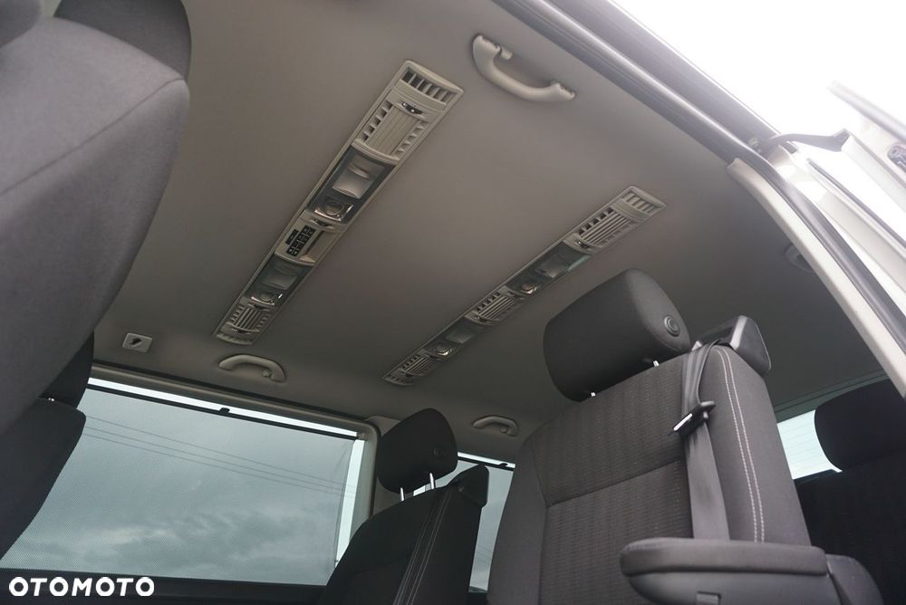 Volkswagen Multivan - 15