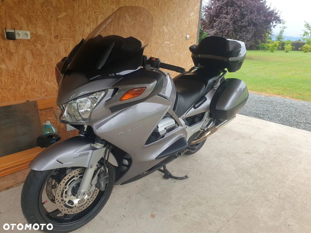 Honda ST - 3