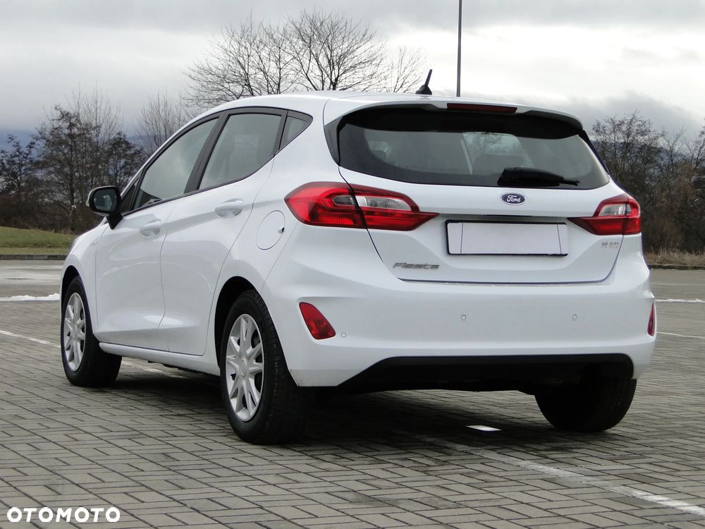 Ford Fiesta - 10