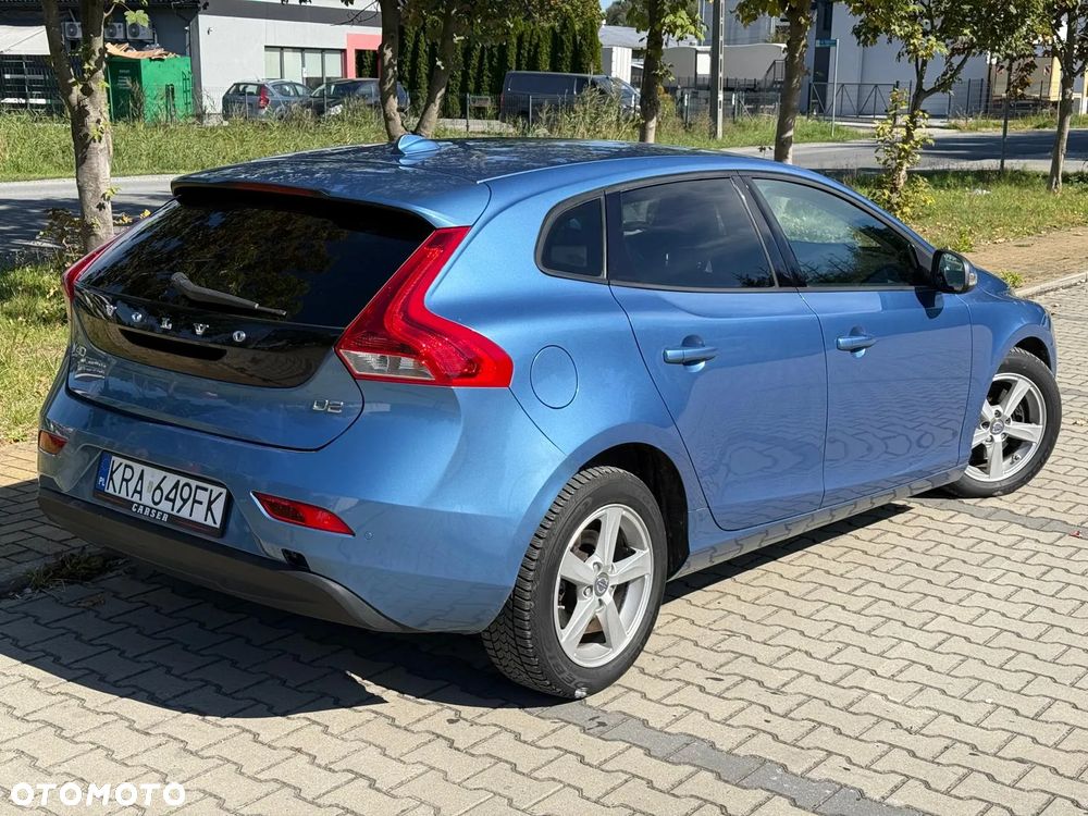 Volvo V40 - 25