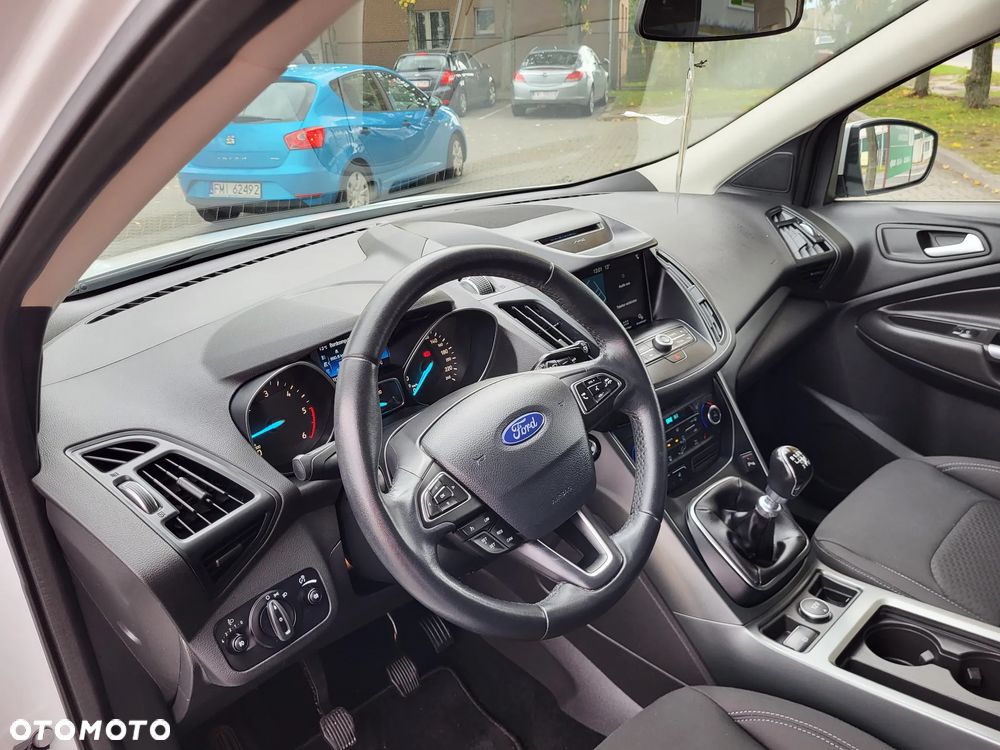 Ford Kuga - 11