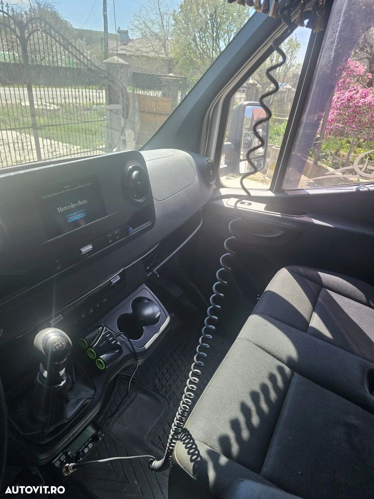 Mercedes-Benz Sprinter - 2