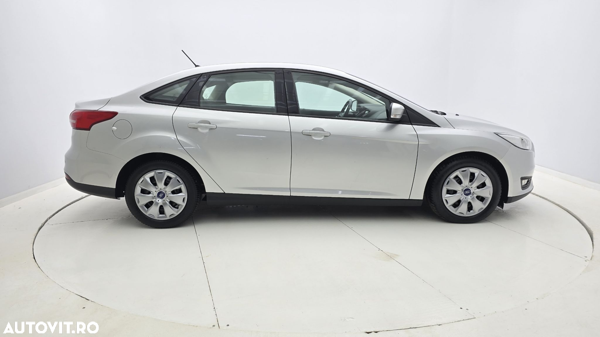 Ford Focus 1.0 EcoBoost Trend - 5