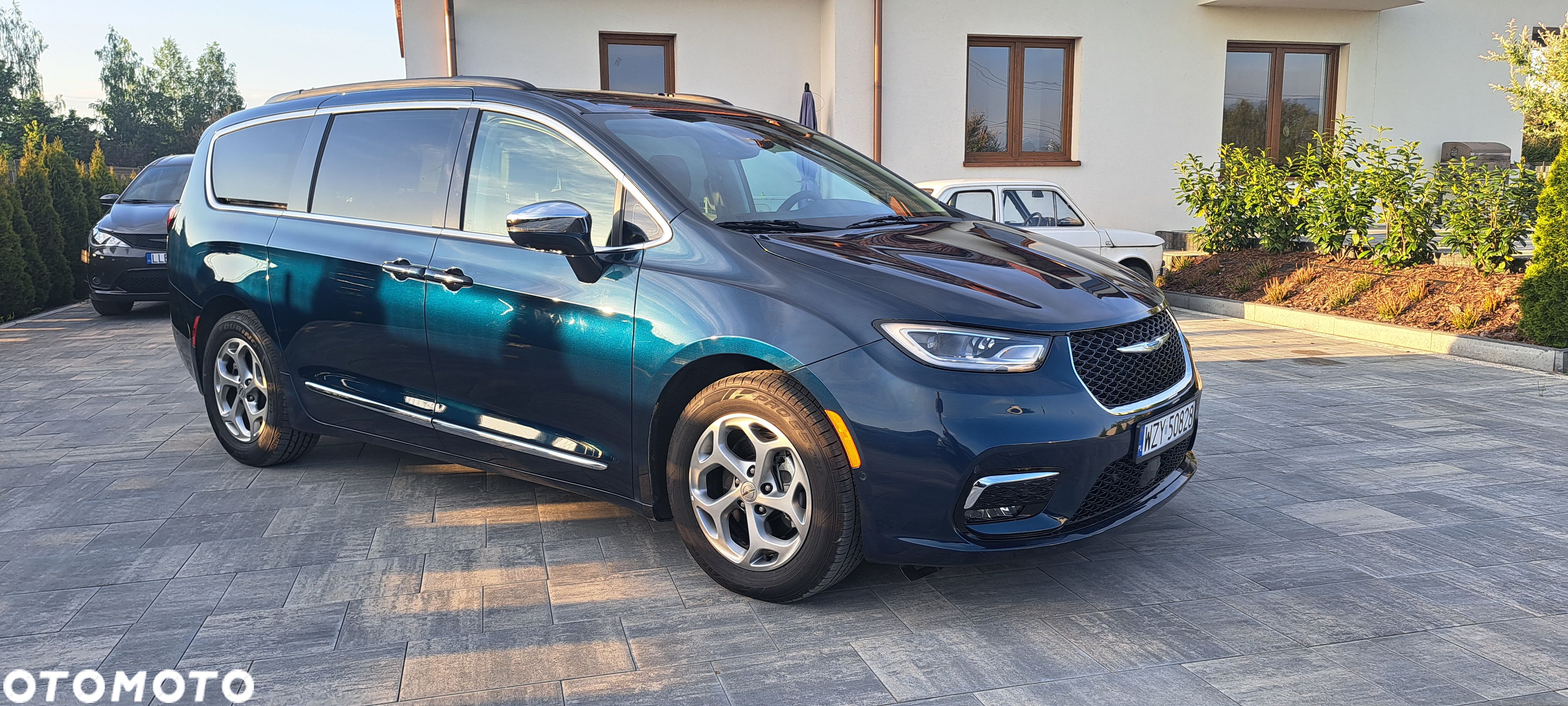 Chrysler Pacifica - 1
