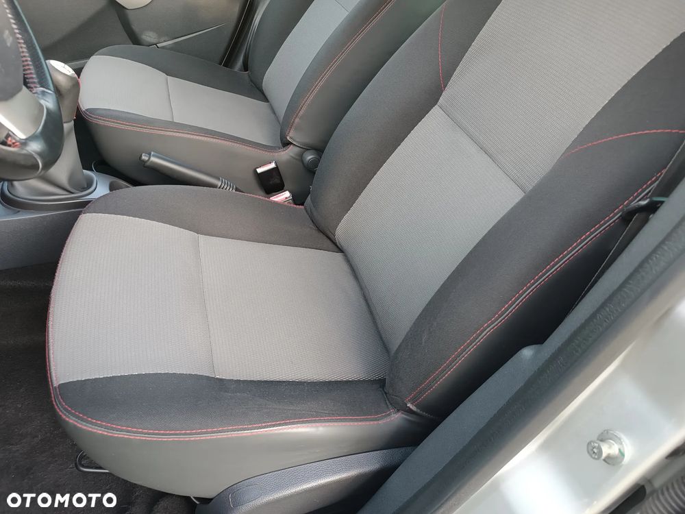 Dacia Duster 1.6 - 9