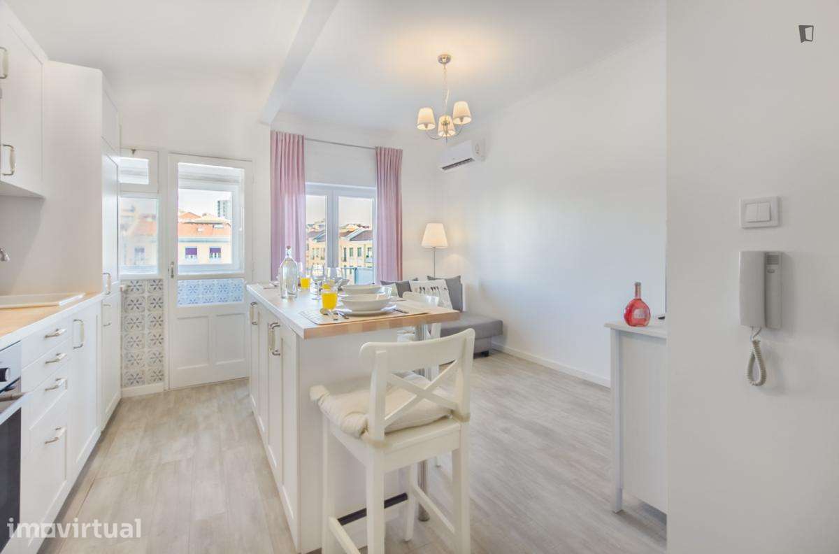 Apartamento com 1 quartos - localizado em Entrecampos Lisbon - Grande imagem: 2/25