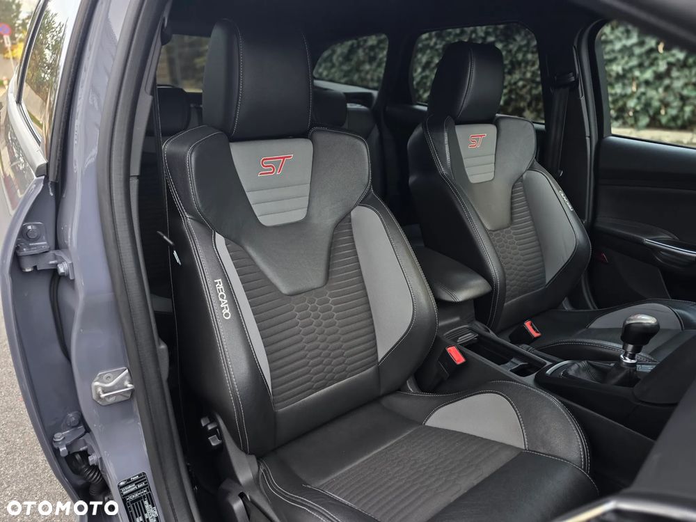 Ford Focus ST - 19