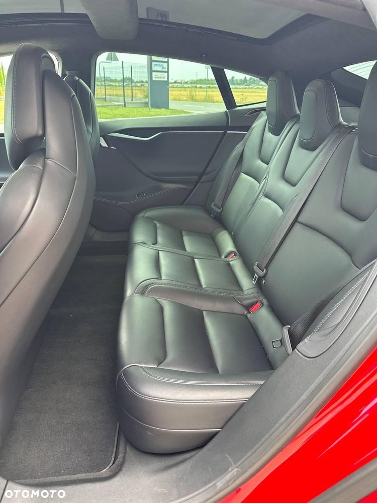 Tesla Model S - 17