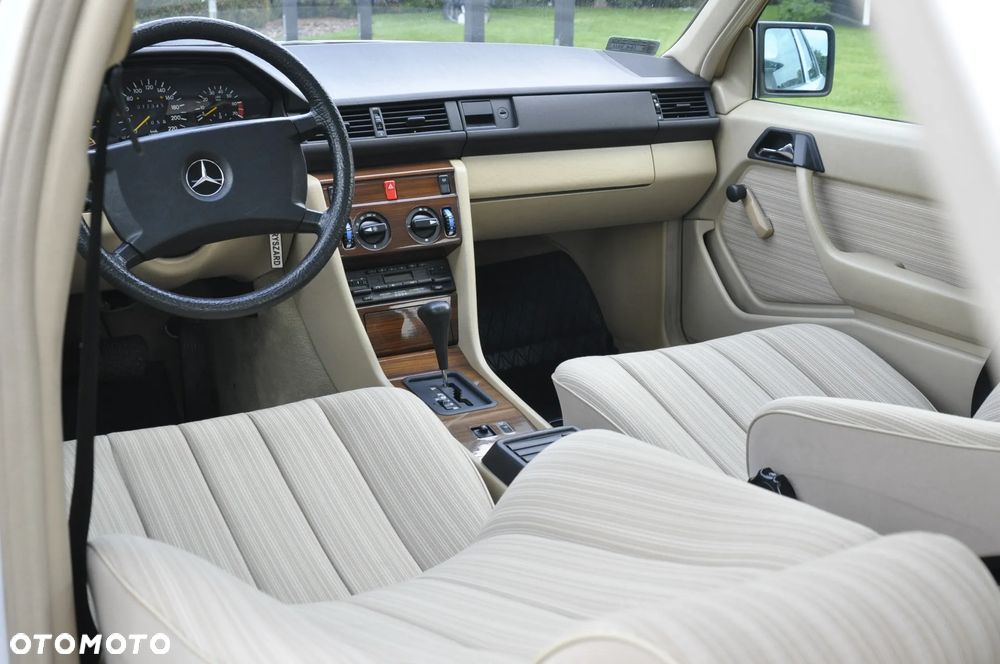 Mercedes-Benz W124 (1984-1993) - 24