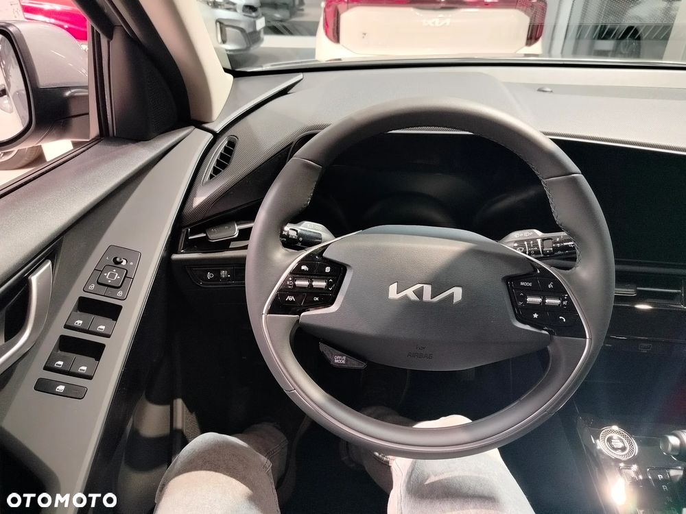 Kia Niro 1.6 GDI Hybrid M - 12