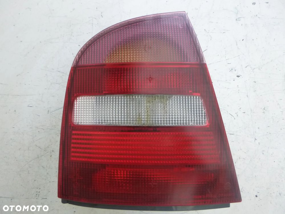 Skoda Octavia I lampa lewy tył 1U6945111 - 1