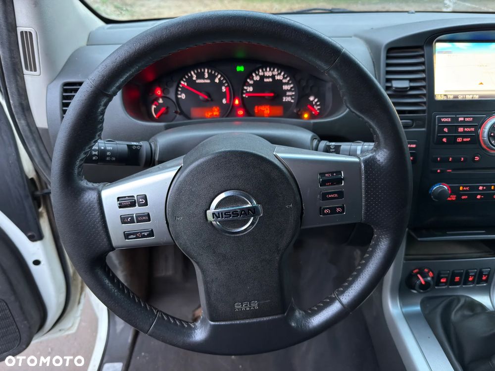 Nissan Navara SE - 16