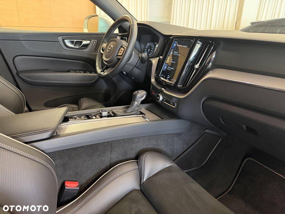 Volvo XC 60 T5 GPF R-Design - 10
