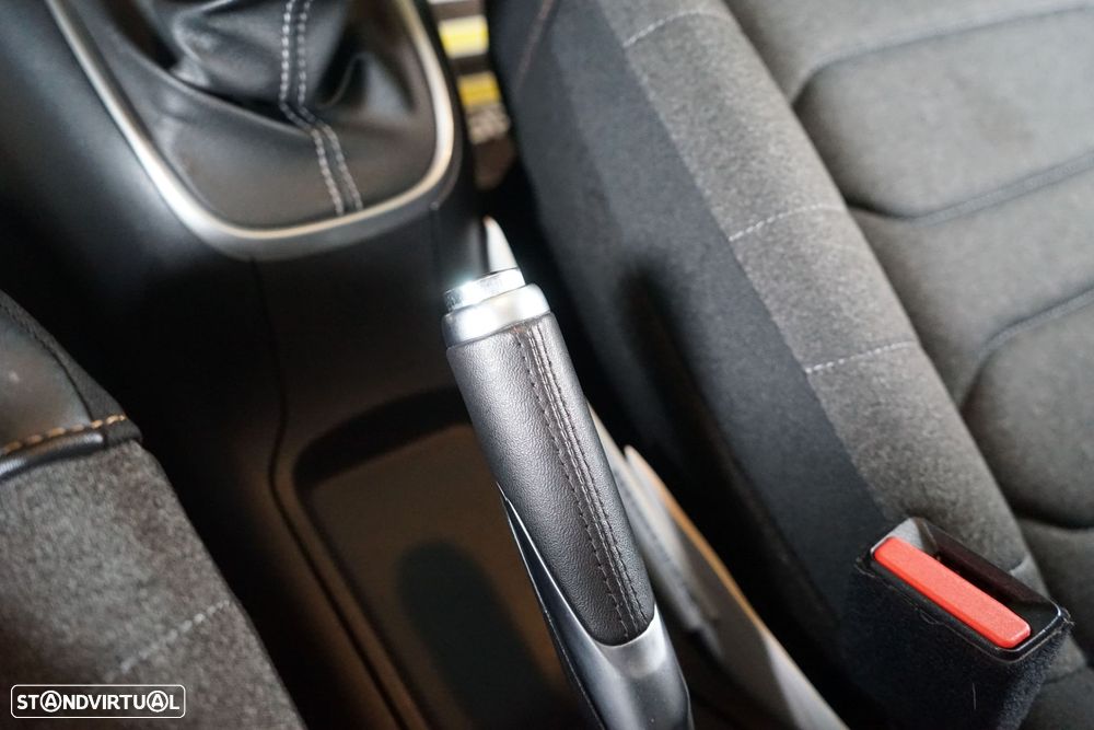 Citroën C3 1.2 PureTech Shine - 34
