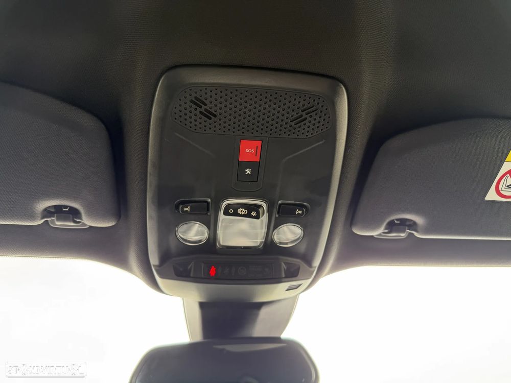 Peugeot e-2008 Allure - 24