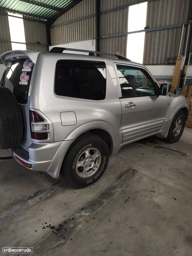 Mitsubishi Pajero 3.2 DI-D GLS ABS - 2