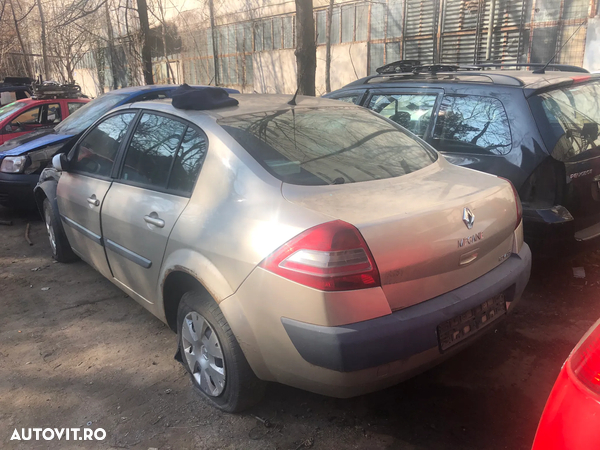 Dezmembrez Renault Megane 2 facelift 1.5 dci bej auriu 2006