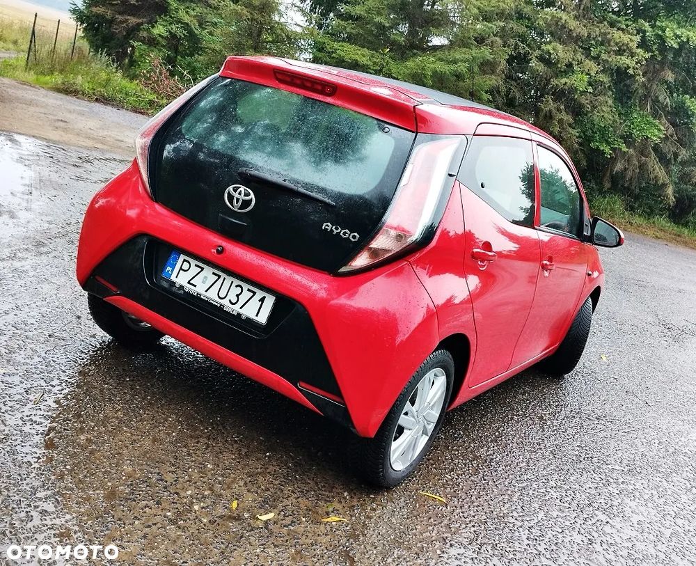 Toyota Aygo x-play - 4