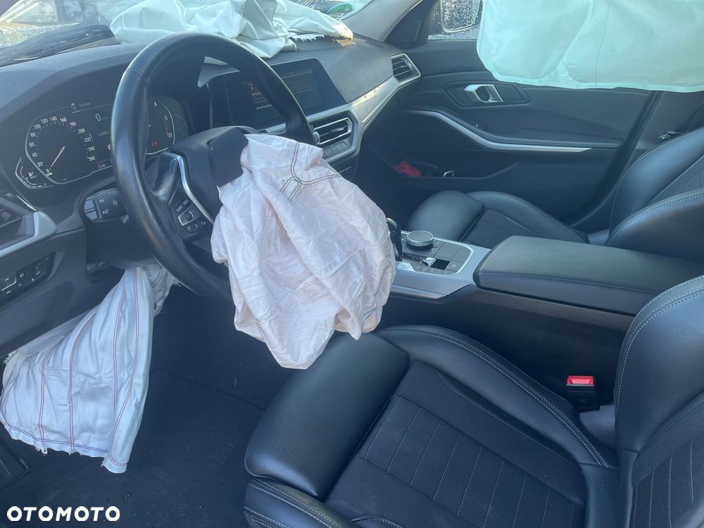 BMW Seria 3 318d Touring Sport Line - 22