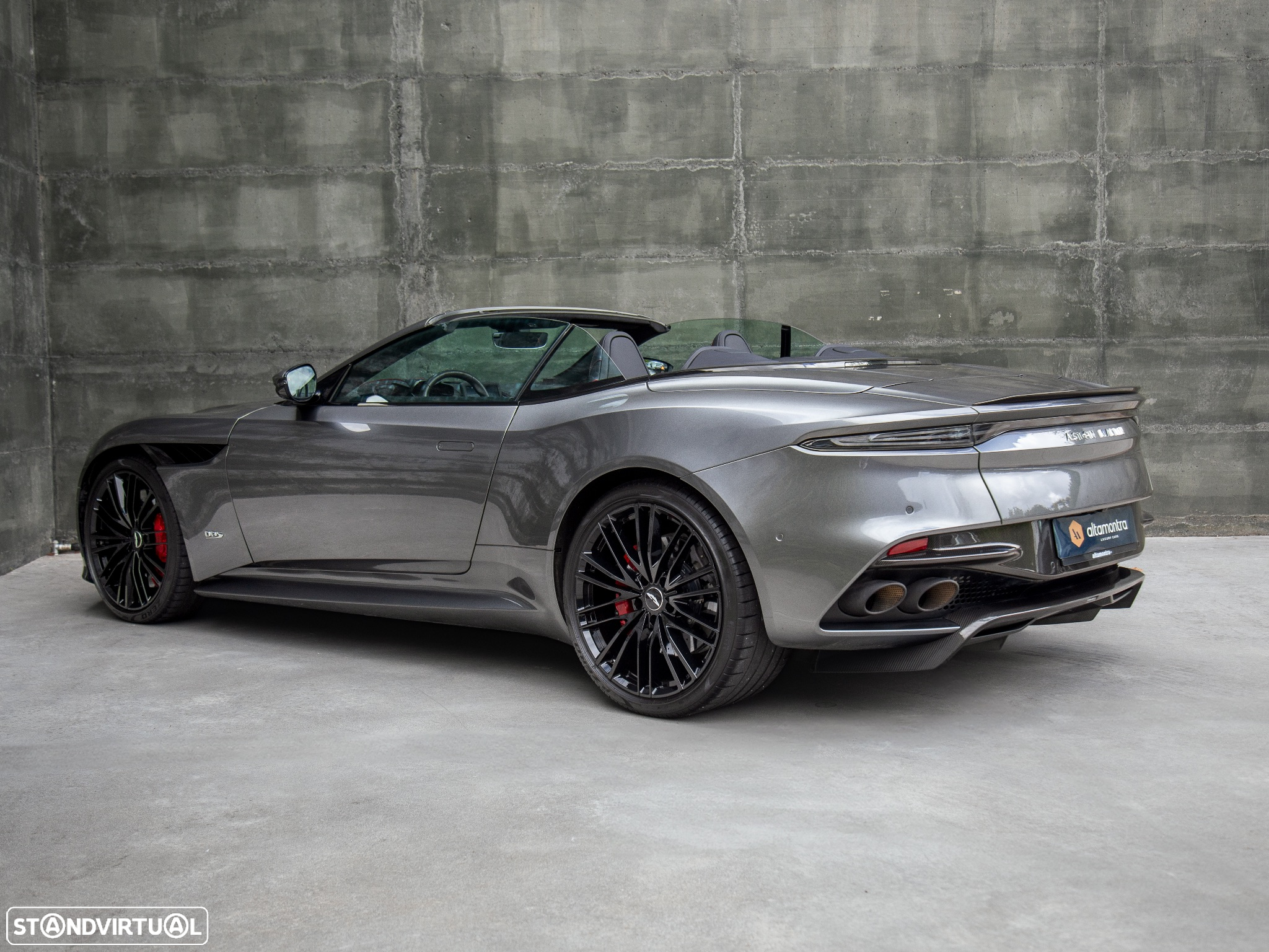 Aston Martin DBS Volante Superleggera - 12