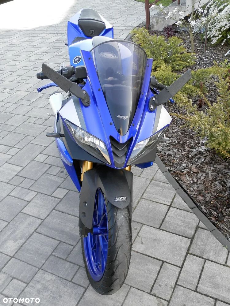 Yamaha YZF - 4